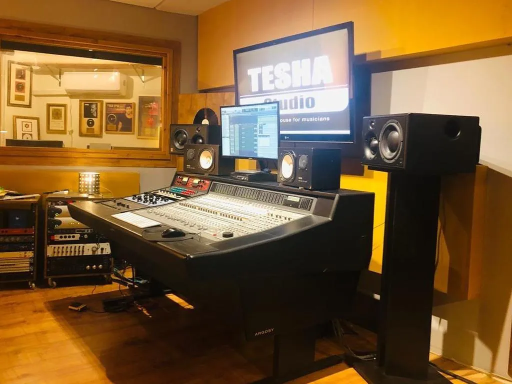 חדר הבקרה של Tesha Studio בתל אביב